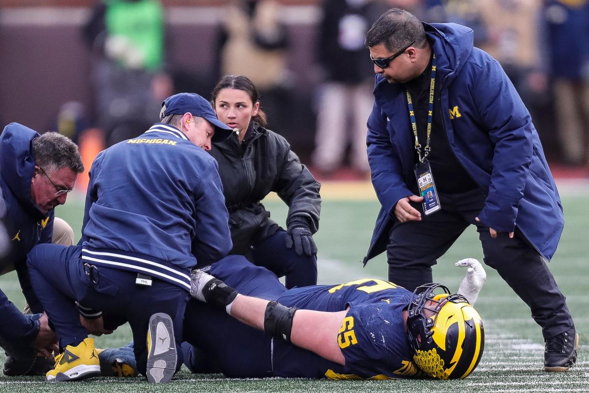 Michigan Player Hurt Today: Zak Zinters Leg Injury Update