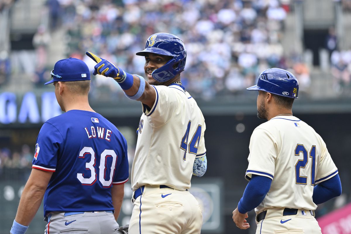 Texas Rangers vs Seattle Mariners Player Stats (Whos Hot, Whos Not)