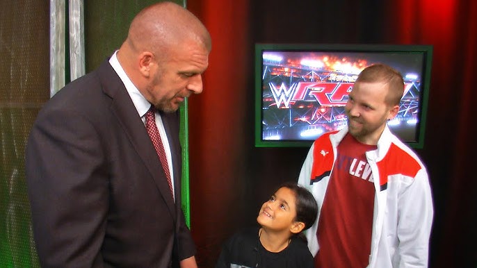 Triple H and Kaitlyn: What Really Happened? (WWE Fans, Get the Inside Scoop Here)