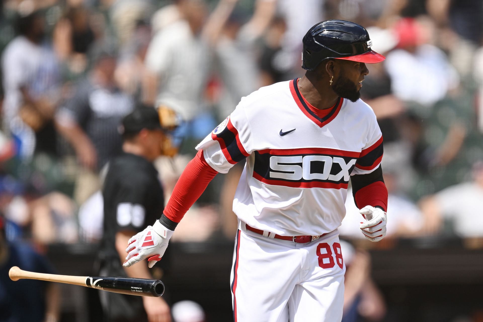 Luis Robert Contract Details: How Much Does He Earn and Whats the Deal with His Contract?