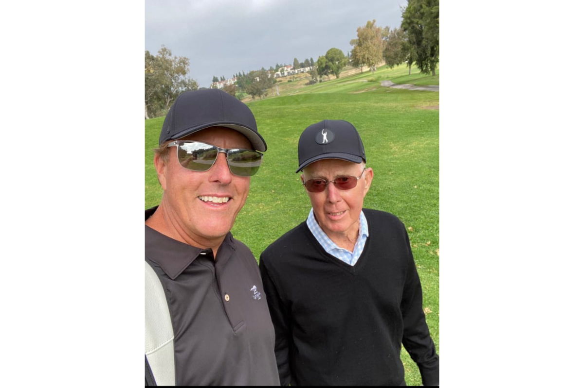 Who is Phil Mickelson Sr? (A Simple Guide to Leftys Dad and His Golf Legacy)